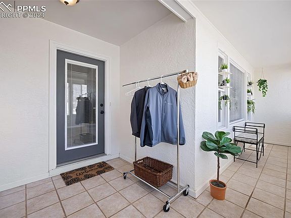 5th image of 1537 Alexander Cir