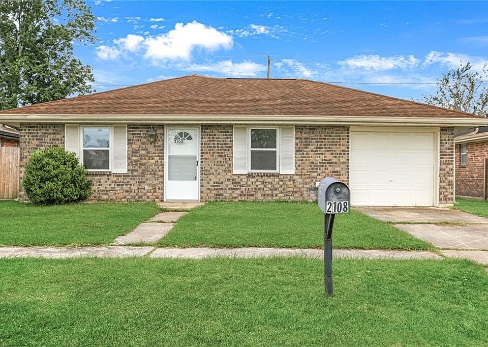 1st image of 2108 Williamsburg Dr