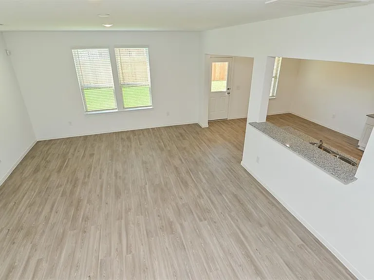 1005 Greenshank Dr — Photo 12