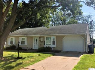 619 Meadow Cir, Quincy, IL 62305