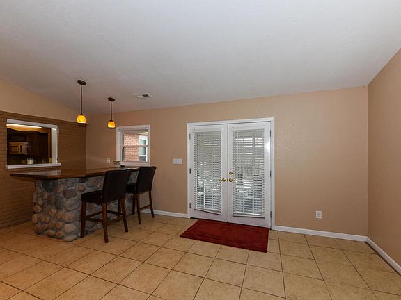 4th image of 1401 Beaumont Ave