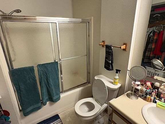 5th image of 701 Bowery St APT 4