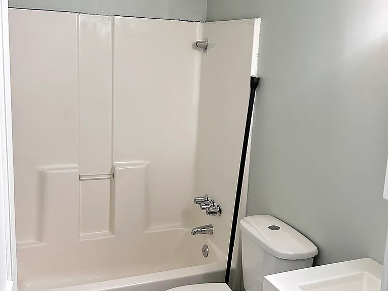 823 Marina St — Photo 6