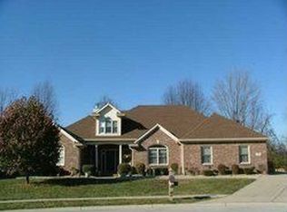 354 White Oak Ln, Greenwood, IN 46142