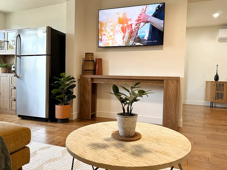 3319 Primera Ave #2 — Photo 2
