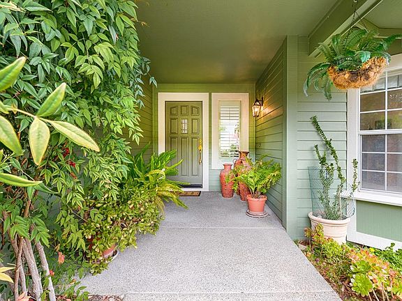 5th image of 413 Crestridge Place
