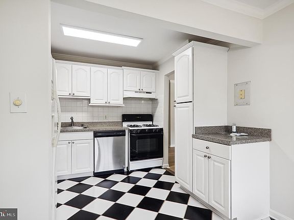 5th image of 870 College Pkwy APT 202