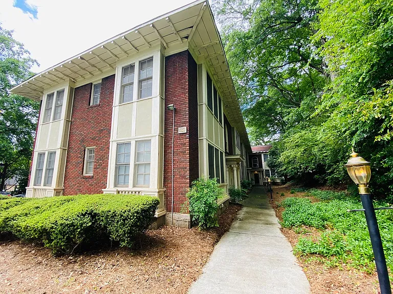 734 Frederica St NE — Photo 12