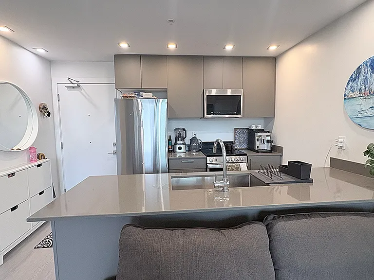 181 W 6th St #406 — Photo 3