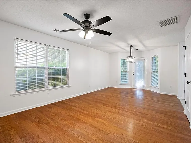 176 Darbys Crossing Ct — Photo 5