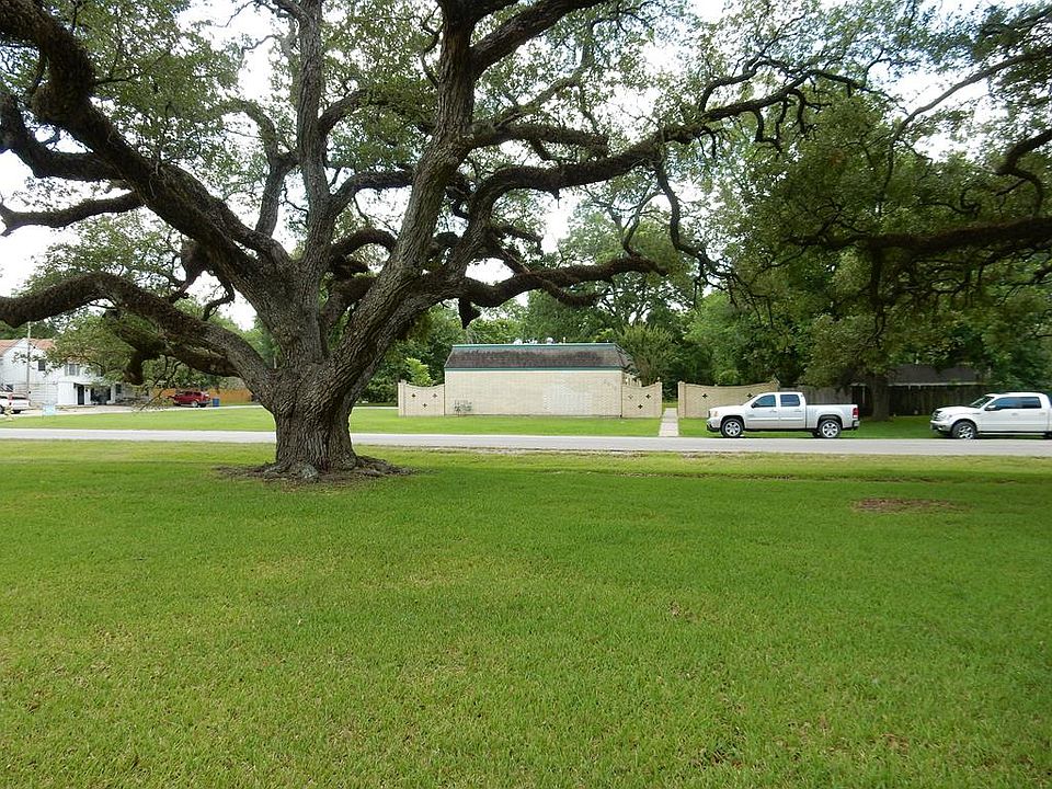 1st image of 2616 5th St