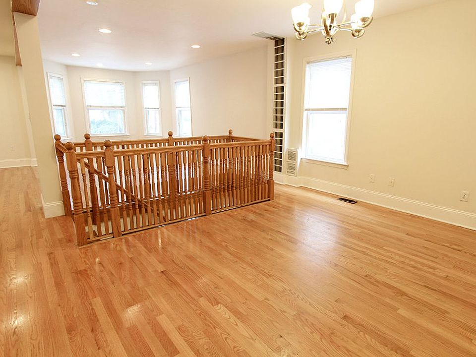1st image of 25 Aspinwall Ave #111