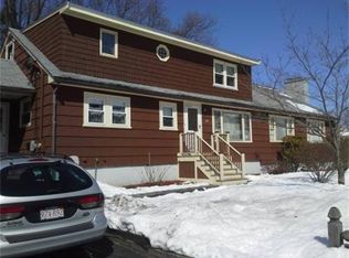25 Ridgewood Cir, Lawrence, MA 01843
