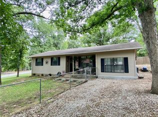 1103 Dogwood St, Huntsville, AR 72740