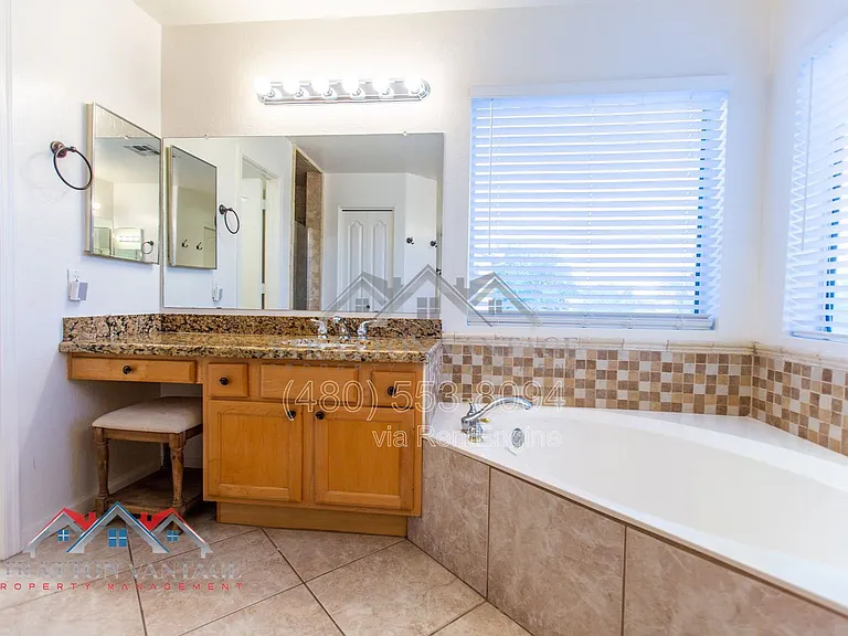 1231 N Layman St — Photo 48