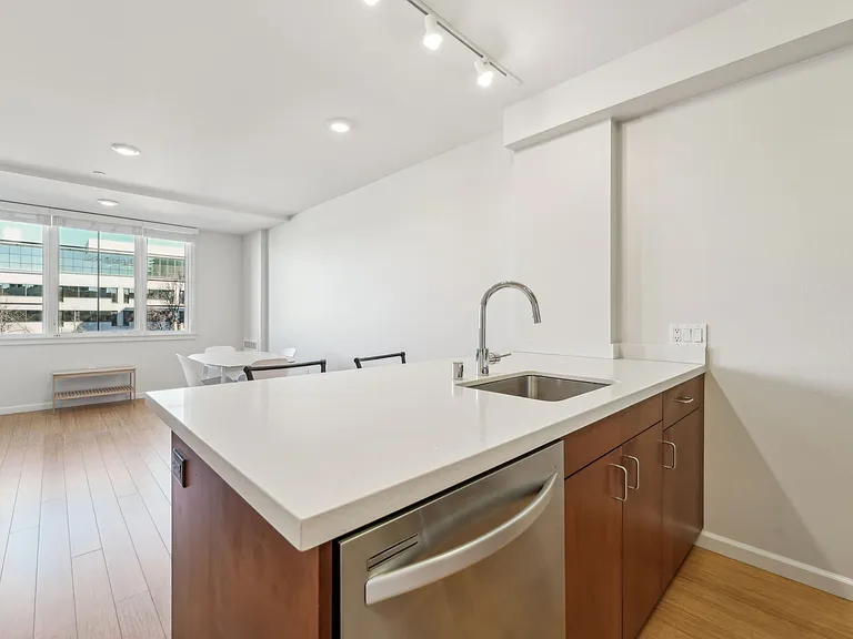 Addison Arts Apartments — Photo 163
