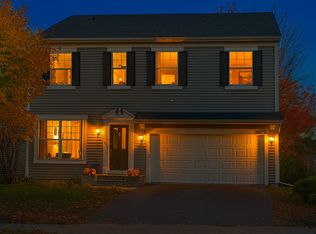 2275 Clover Field Dr, Chaska, MN 55318