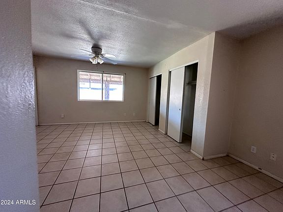 5th image of 1002 N Westfall Street