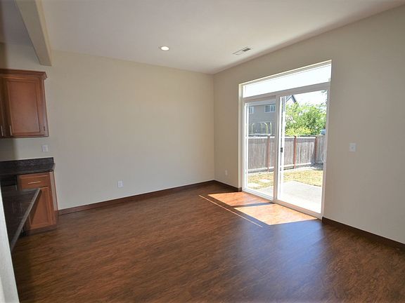 5th image of 112 Ames St NE