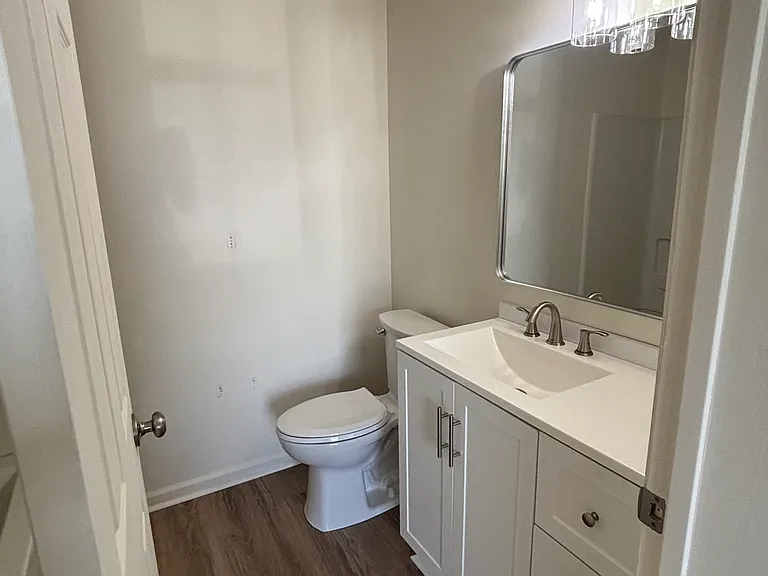 182 University Village Dr #E — Photo 10