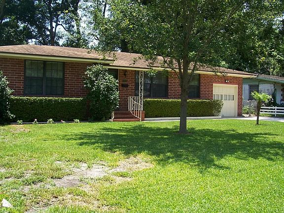 3rd image of 1411 W Magnolia Cir
