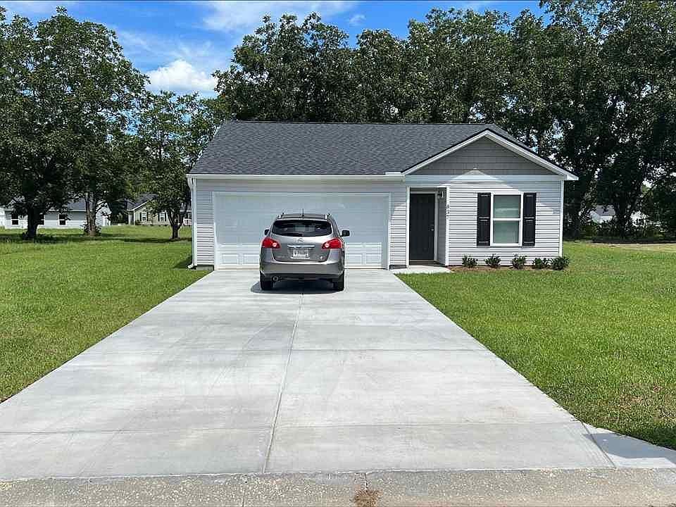 1st image of 837 Twin Oaks Cir