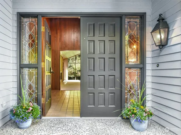 10320 SE 29th Street, Beaux Arts, WA 98004