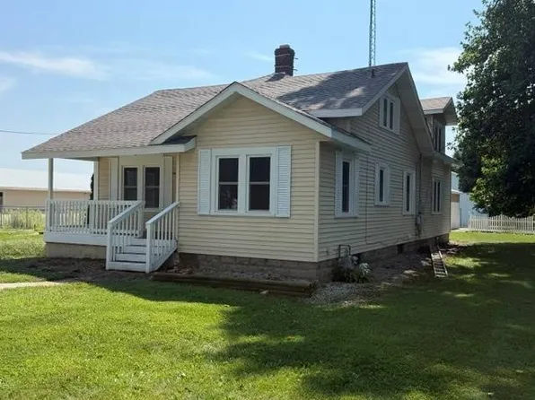 707 E Waterford St, Wakarusa, IN 46573