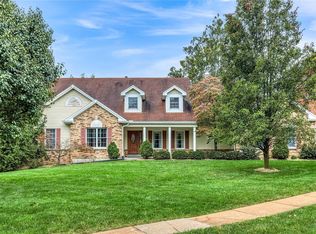 211 Hibler Oaks Dr, Saint Louis, MO 63141