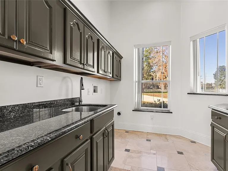 1501 Lake Markham Rd — Photo 56