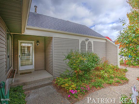 4th image of 2474 Bridgeport Ln SE