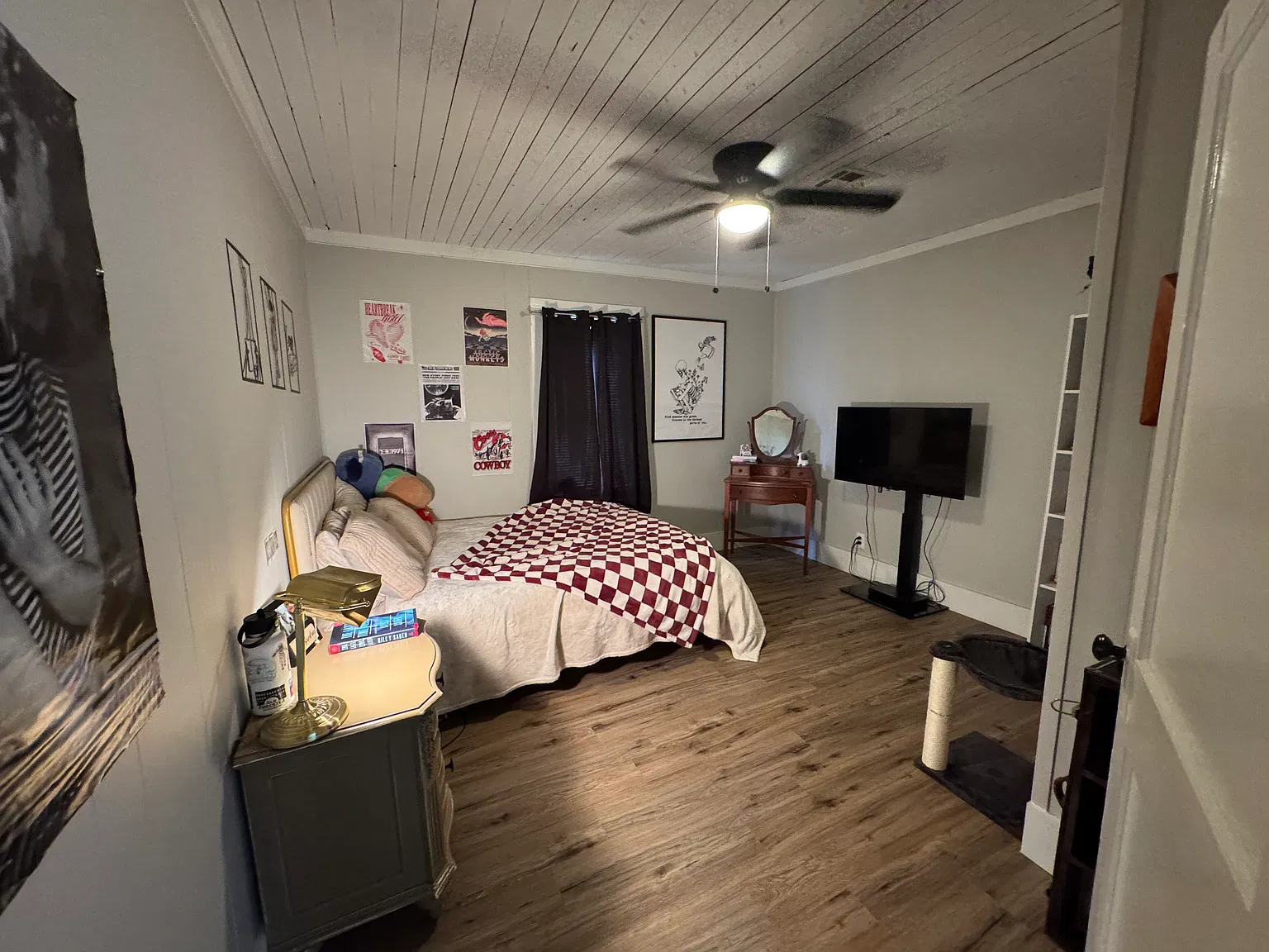 2 bed, 1100 sqft, $1,300 — Photo 3