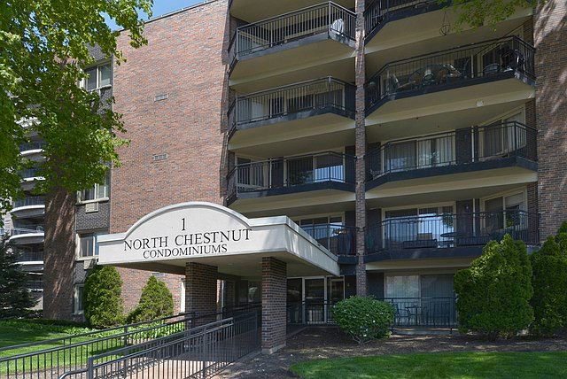 1st image of 1 N Chestnut Ave APT 1A