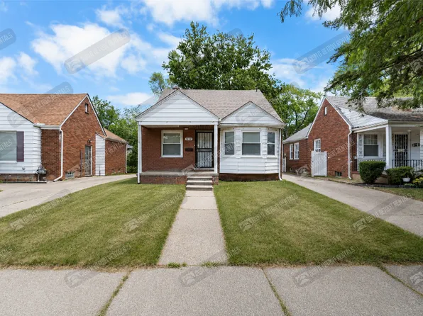 8442 Warwick St, Detroit, MI 48228