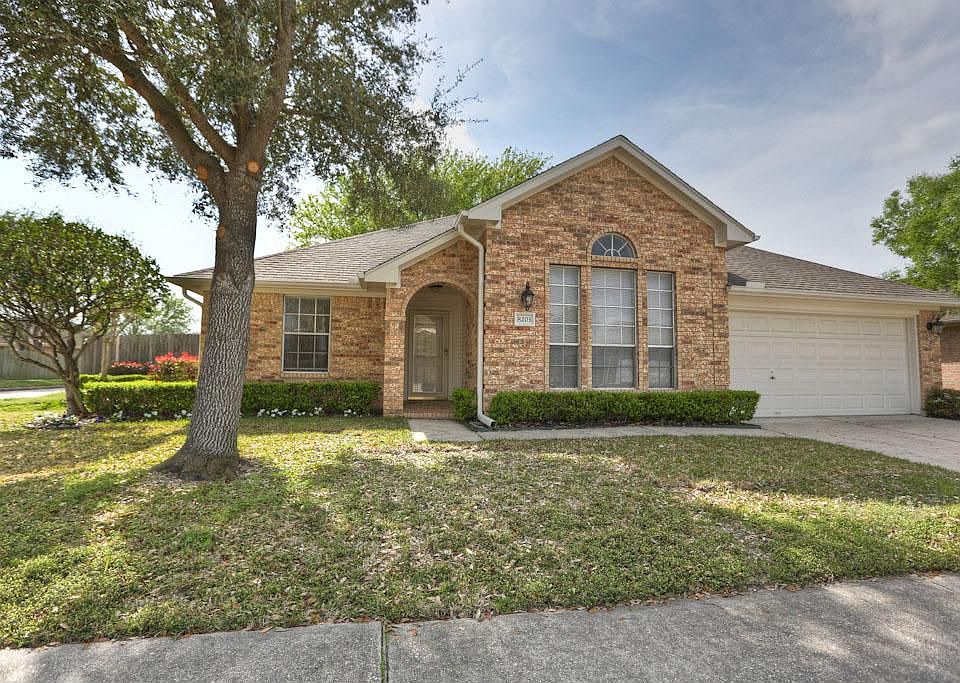 Great corner lot in Eastpoint Subdivision. Overall lot size is 8009 square feet. Great location! Close to mall, restaurants, schools and I-10.