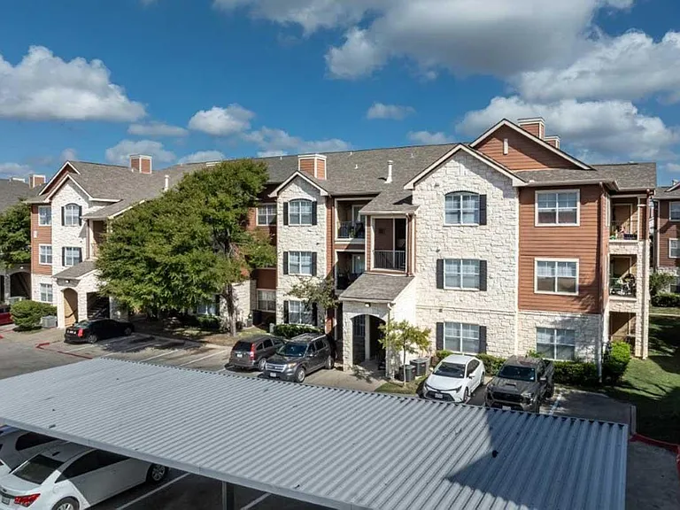 1401 S Aw Grimes Blvd — Photo 27