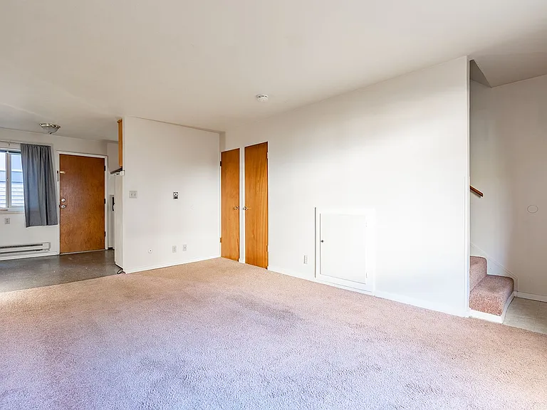 3615 & 3621 Town Home Apartments — Photo 5