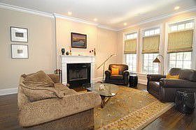 3rd image of 3321 N Hoyne Ave