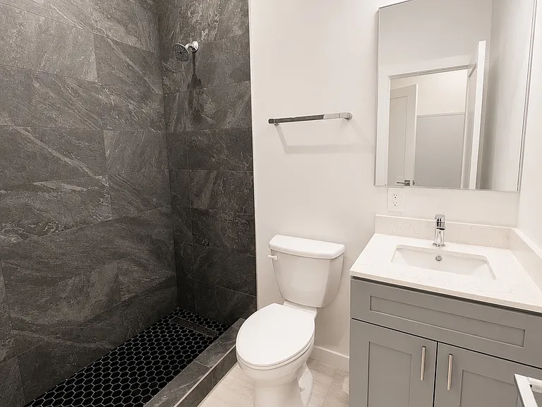 2425 20th St NE #17 — Photo 6