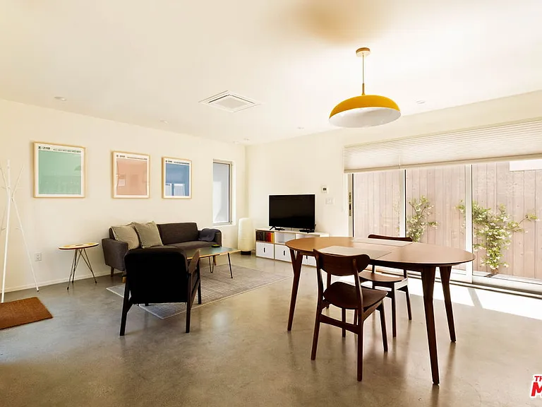 2209 Louella Ave — Photo 8