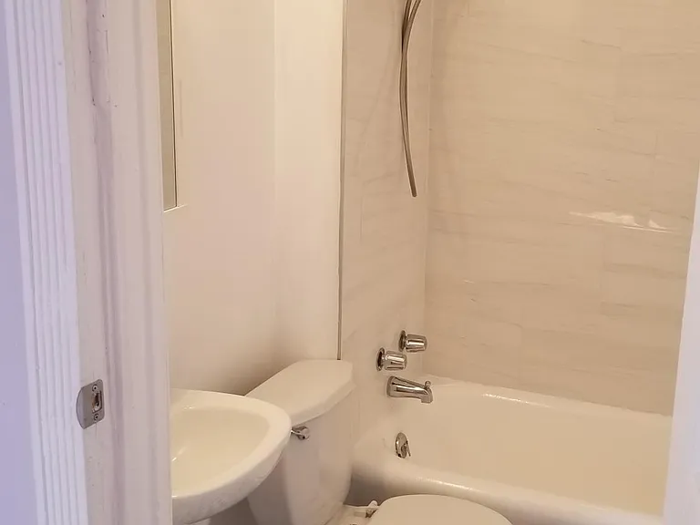 126 Norwood Ave — Photo 17