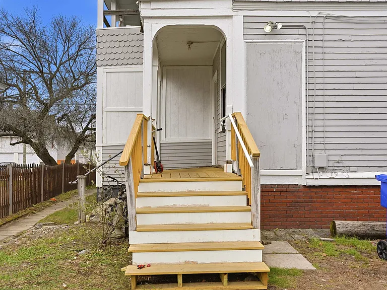 747 Union St #2 — Photo 21