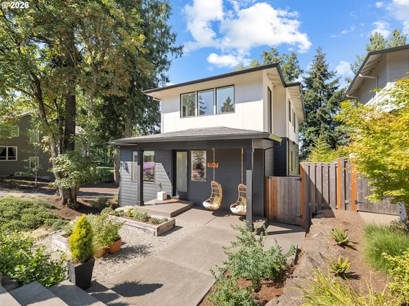 1547 Pine St, Lake Oswego, OR 97034