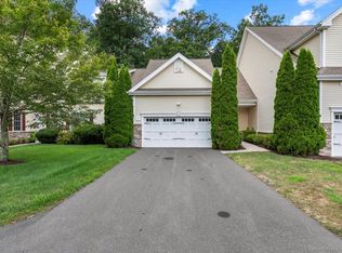 4 Brighton Park Way #4, Bloomfield, CT 06002