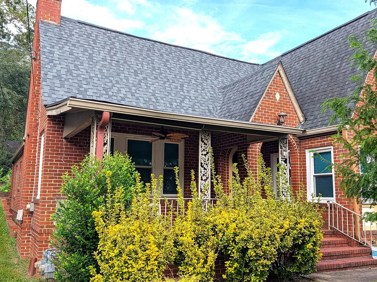 3 bed, 1.0 bath, 1840 sqft, $2,000 — Photo 3