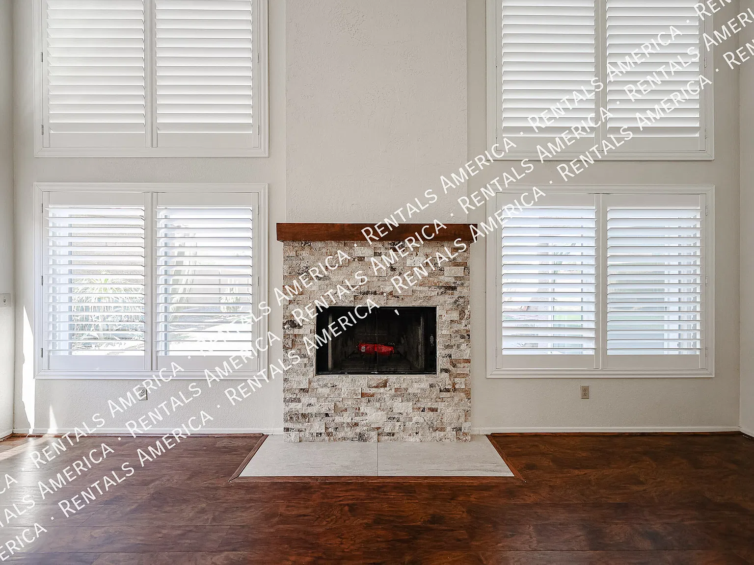 Beautiful 3 Bedroom - Ahwatukee - Available Now — Photo 4