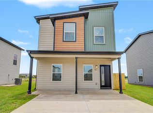 561 Solar St, Bentonville, AR 72713
