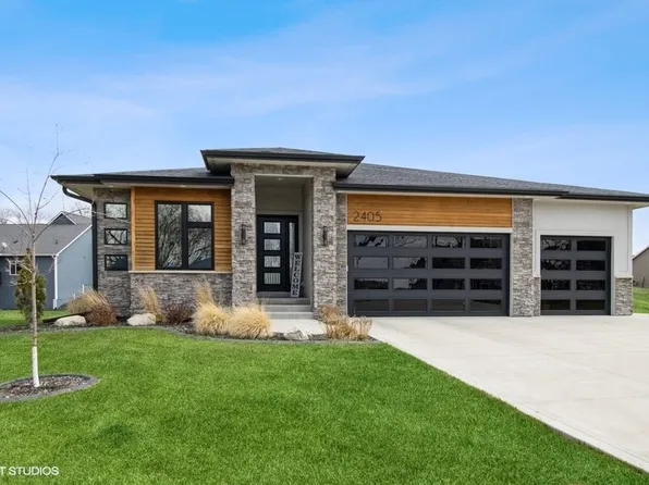 2405 NE Little Beaver Dr, Grimes, IA 50111