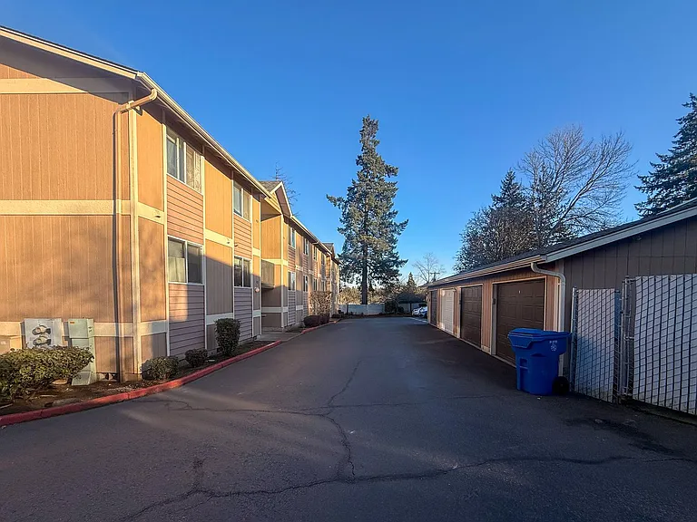 3605-3625 Belle Vista Ct S — Photo 13