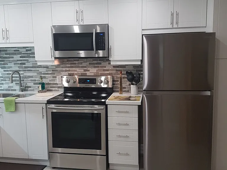 3323 Queen Frederica Dr — Photo 3